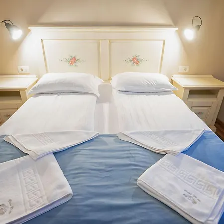 Hotel Boutique Casa Chitic -hotel And Restaurant Str Johann Gott Nr7