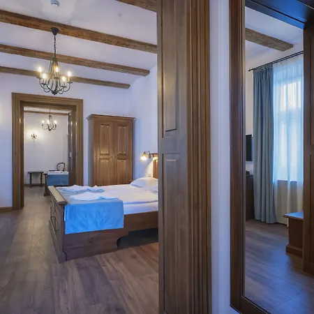 Отель Boutique Casa Chitic -hotel And Restaurant Str Johann Gott Nr7 Брашов