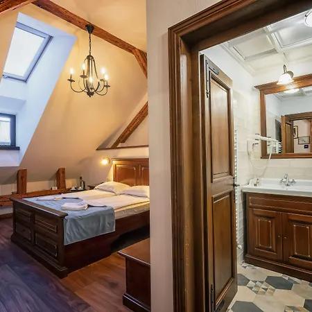 Boutique Casa Chitic -hotel And Restaurant Str Johann Gott Nr7 Brassó