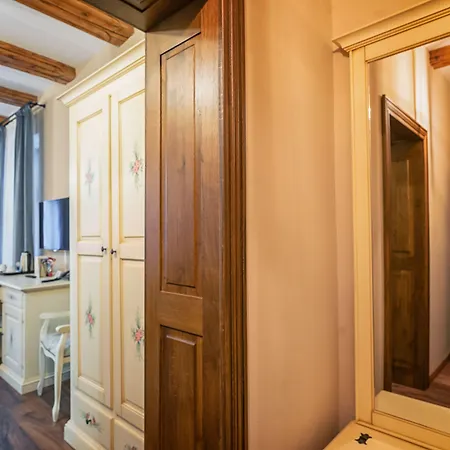 Boutique Casa Chitic -hotel And Restaurant Str Johann Gott Nr7 Отель