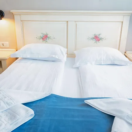 Boutique Casa Chitic -hotel And Restaurant Str Johann Gott Nr7 Szálloda Brassó