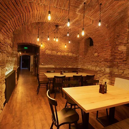 Boutique Casa Chitic -hotel And Restaurant Str Johann Gott Nr7 Szálloda