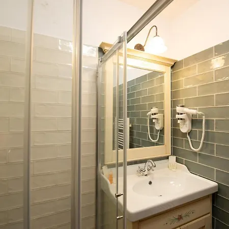 Hotel Boutique Casa Chitic -hotel And Restaurant Str Johann Gott Nr7 3*