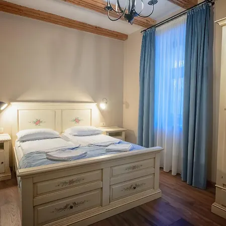 Hotel Boutique Casa Chitic -hotel And Restaurant Str Johann Gott Nr7 Brasov