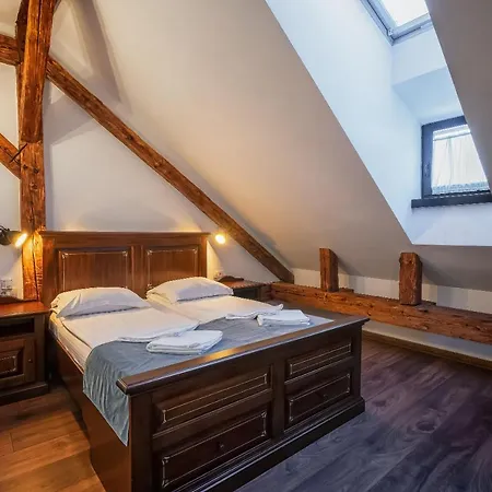 Boutique Casa Chitic -hotel And Restaurant Str Johann Gott Nr7 3*