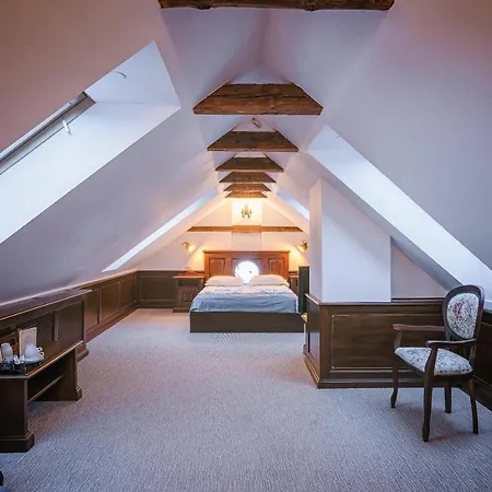 Boutique Casa Chitic -hotel And Restaurant Str Johann Gott Nr7 3* Брашов