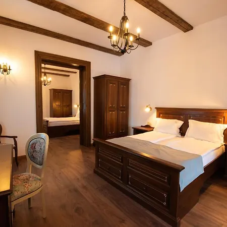 Hotel Boutique Casa Chitic -hotel And Restaurant Str Johann Gott Nr7 Brasov
