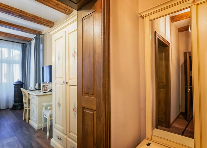 Boutique Casa Chitic -hotel And Restaurant Str Johann Gott Nr7 Hotel