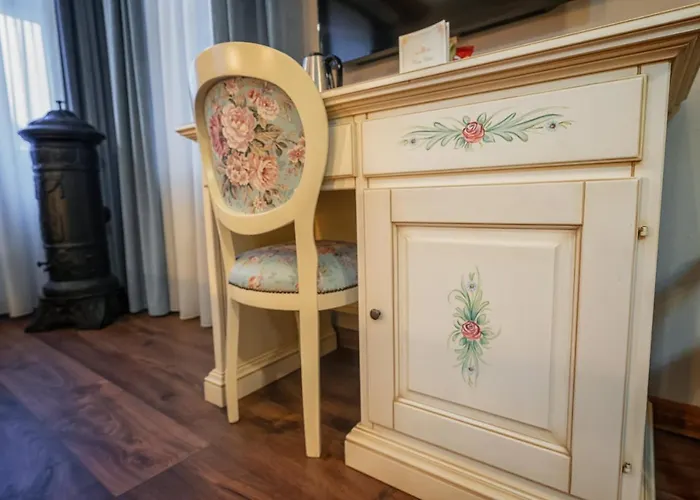 Boutique Casa Chitic -hotel And Restaurant Str Johann Gott Nr7 Hotel